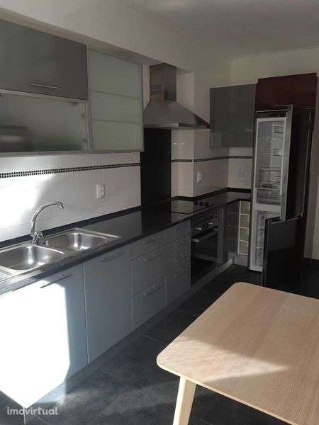 Arrendo T1 Espaçoso e remodelado em Queluz, junto PSP - Grande imagem: 2/8