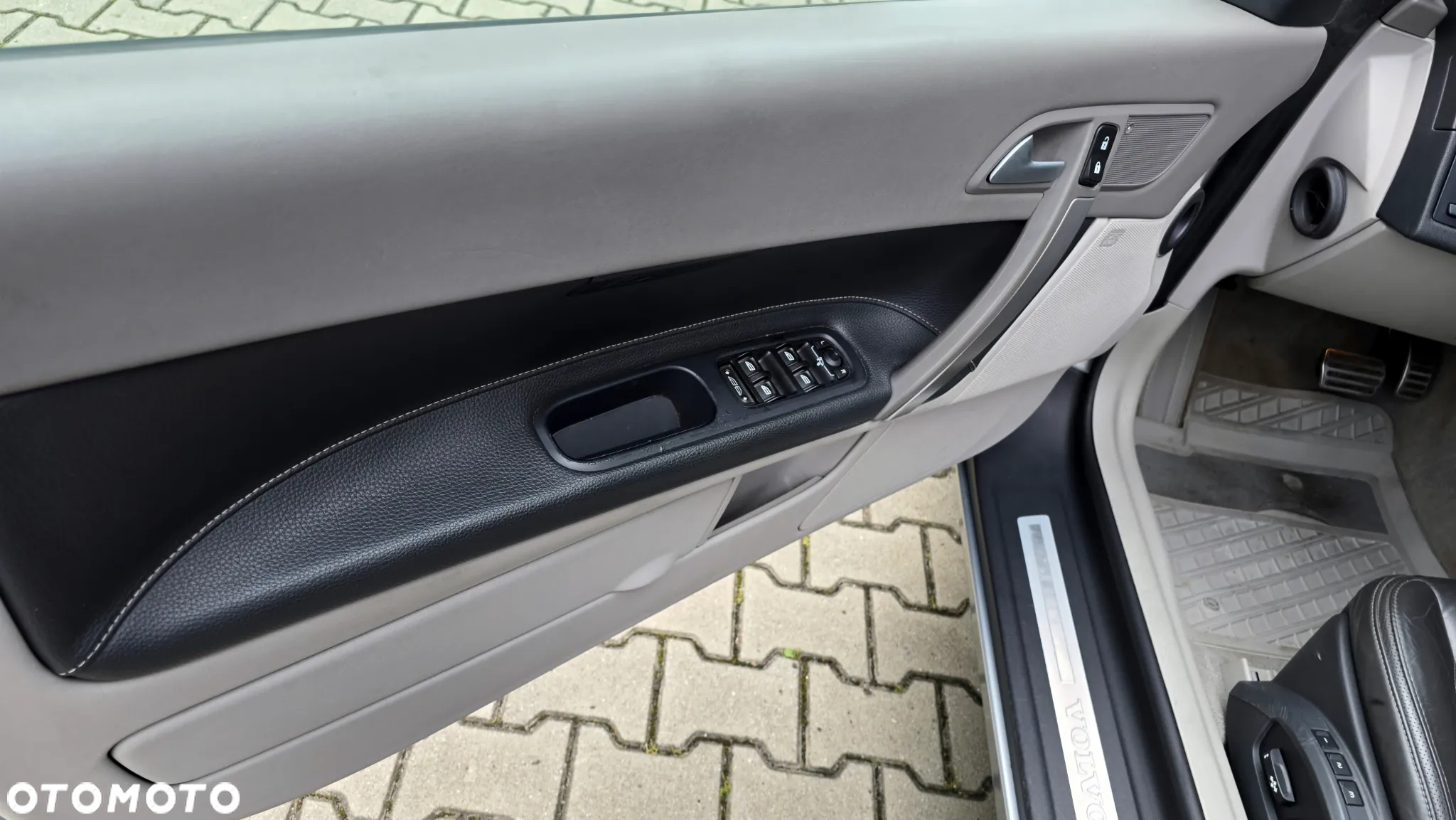 Volvo C70 2.4D5 Summum - 10