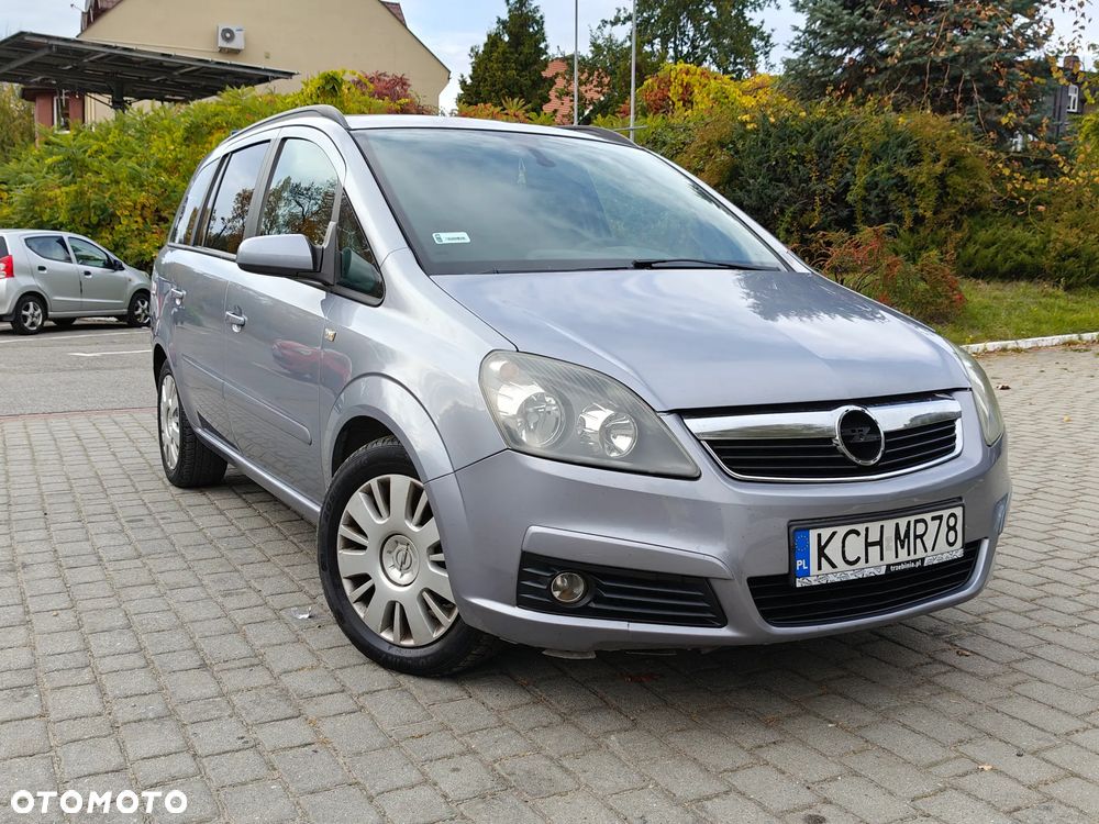 Kia Carnival V6 Executive - 14