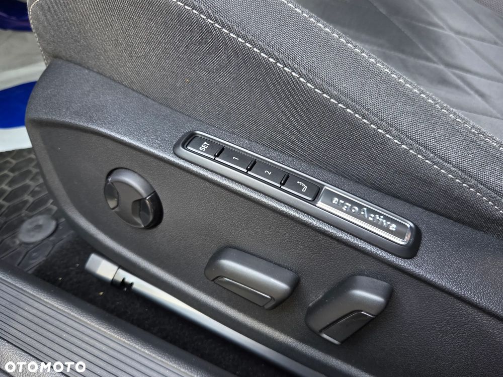 Volkswagen Golf Variant 2.0 TDI Life DSG - 24