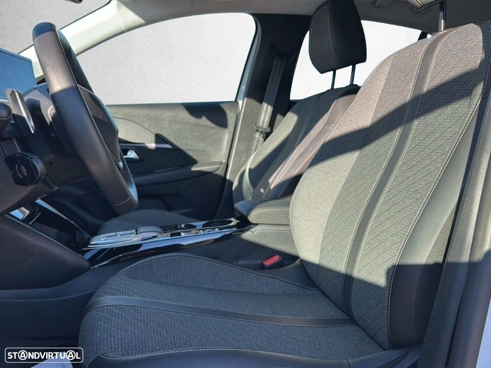 Peugeot 208 1.2 PureTech Allure EAT8 - 9