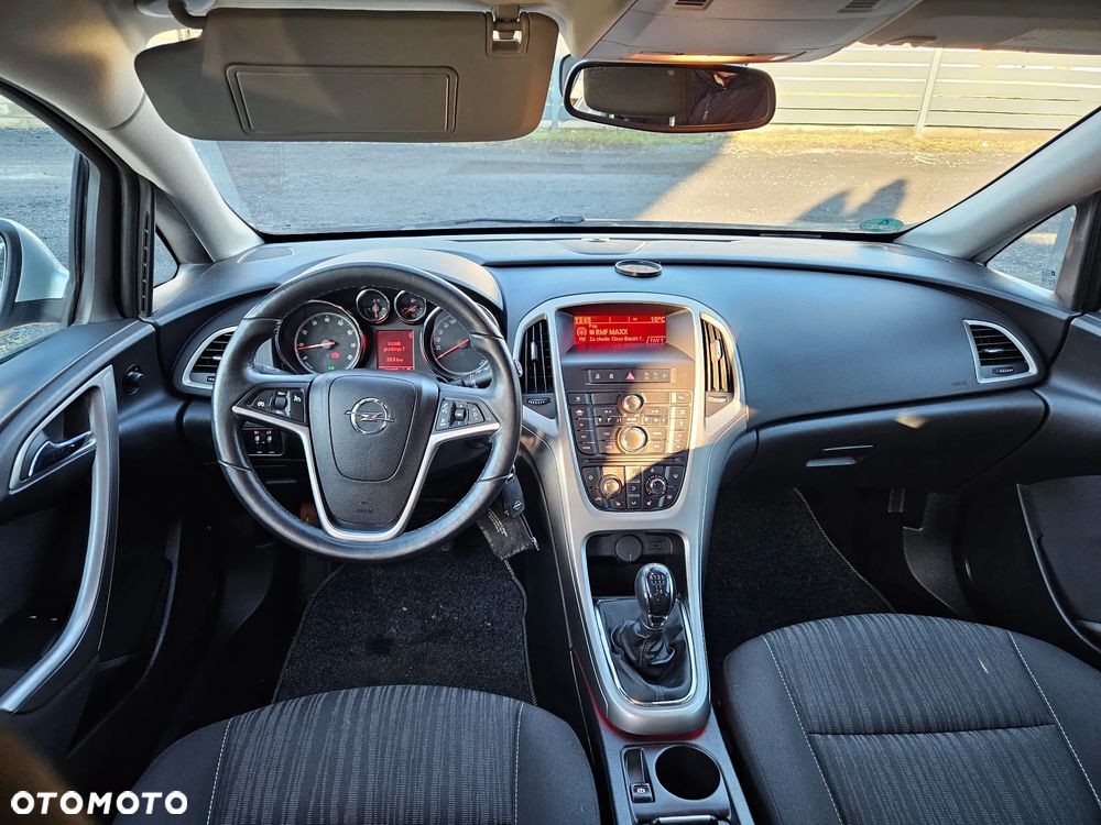 Opel Astra 1.6 Innovation - 12