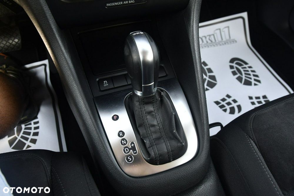Volkswagen Golf - 23