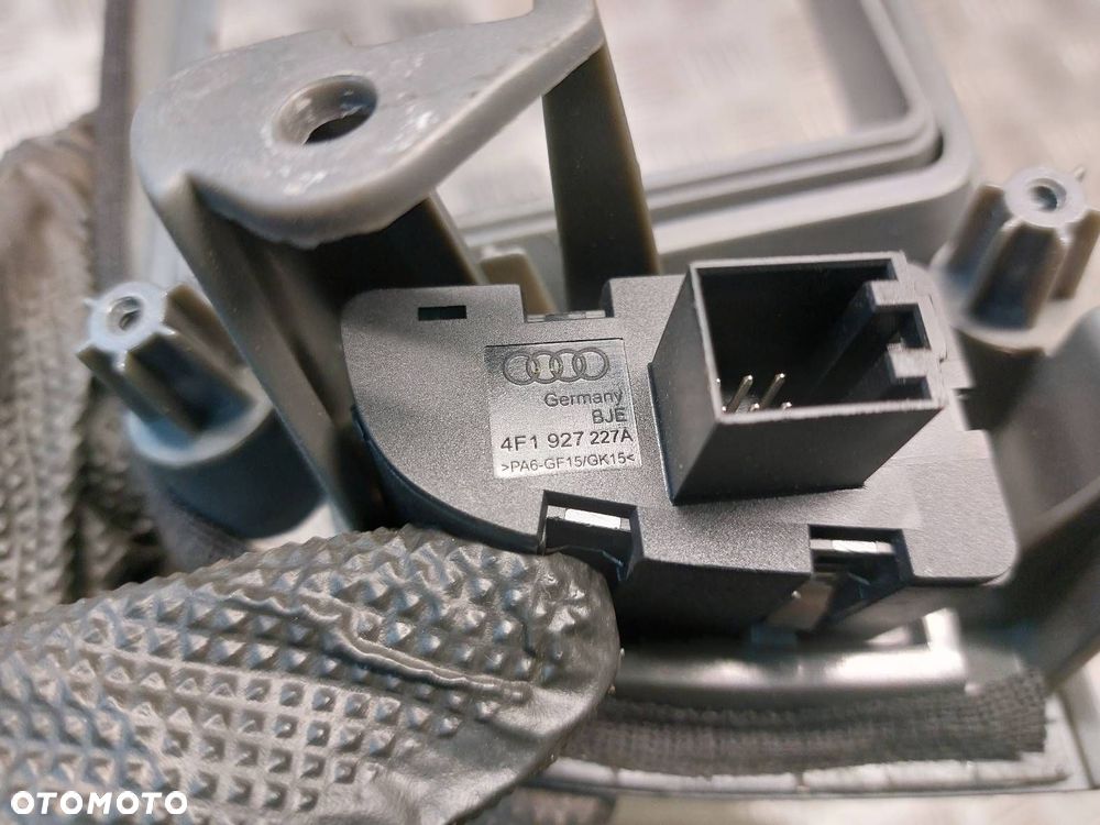 RAMKA LICZNIKA  AUDI A6 C6 4F1941531D 4F1857115D 4F1927227A 4F0927123A - 12