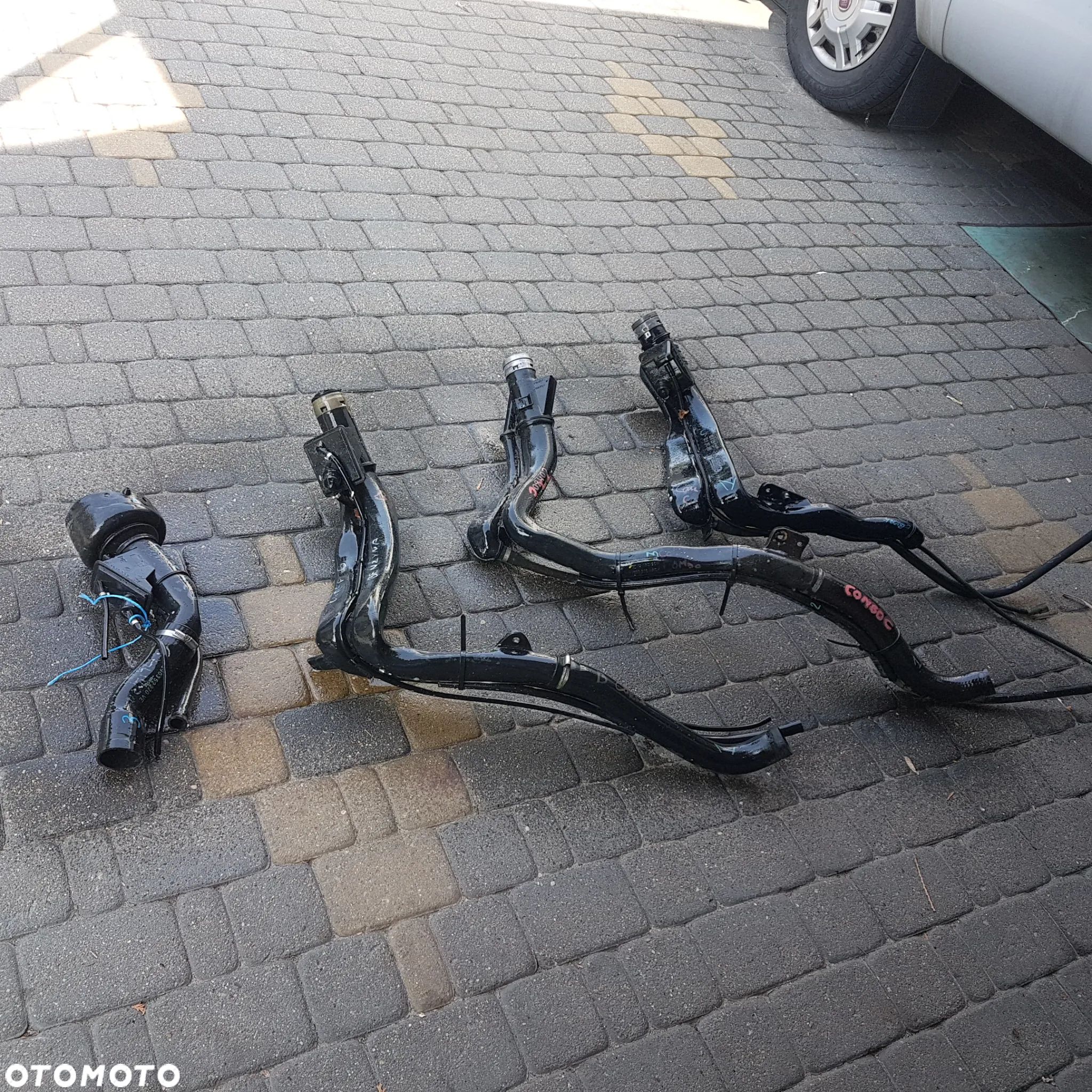 wlew rura guma  wlewu paliwa opel calibra combo c corsa c lift corsa b posiadam wszystkie części - 1