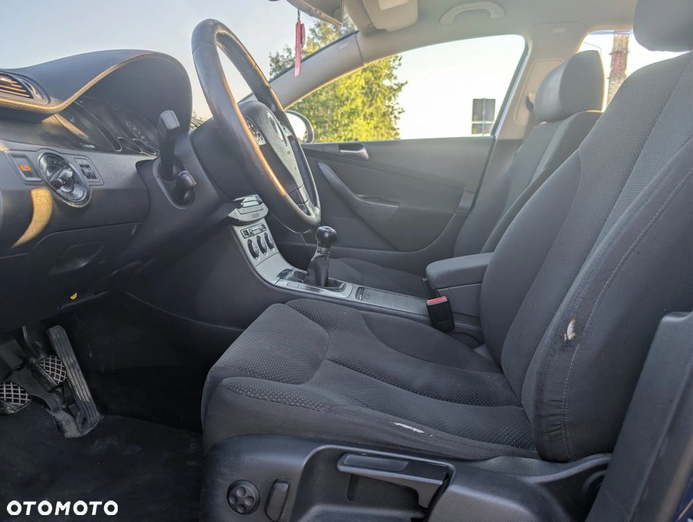 Volkswagen Passat 1.9 TDI Comfortline - 10