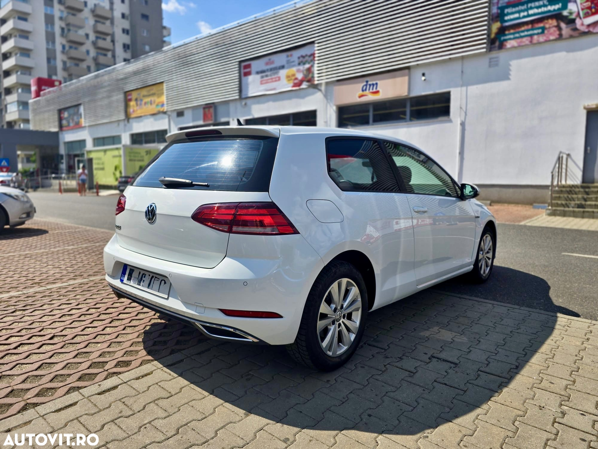 Volkswagen Golf 1.6 TDI DSG Highline - 12