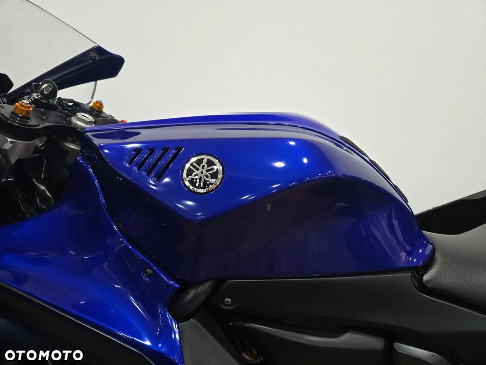 Yamaha R7 - 13