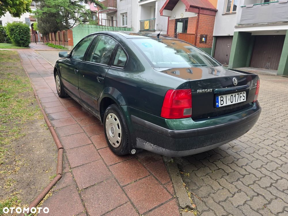 Volkswagen Passat 1.9 TDI Highline - 3
