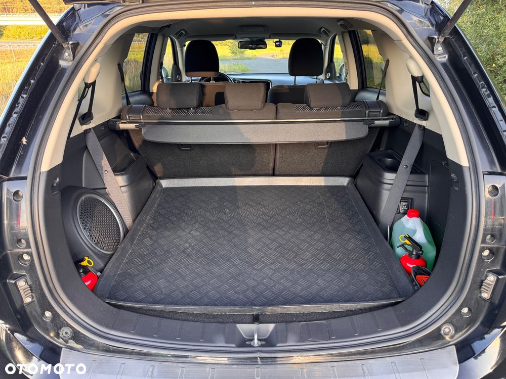 Mitsubishi Outlander 2.0 Intense + 4WD CVT - 13