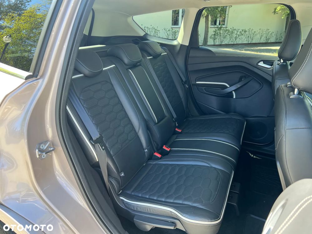 Ford Kuga 2.0 TDCi 4x4 Vignale - 27