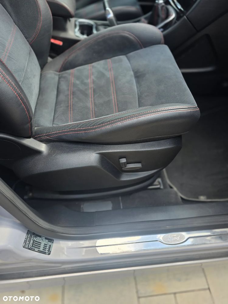 Ford S-Max - 23