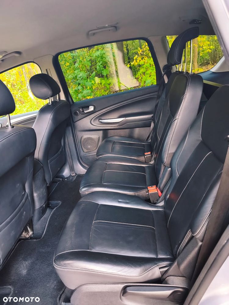 Ford S-Max - 8