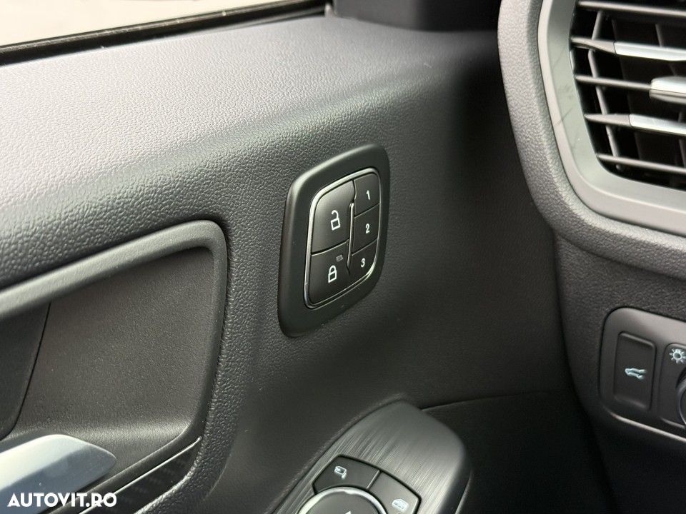 Ford Kuga - 14