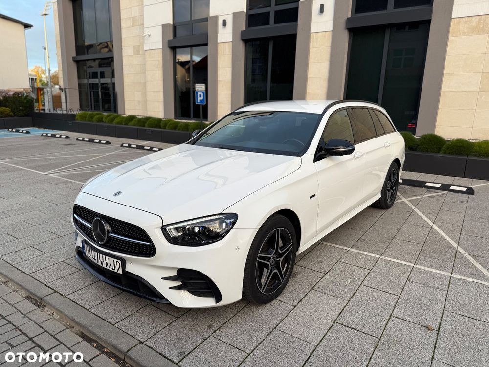 Mercedes-Benz Klasa E 300 de AMG - 12