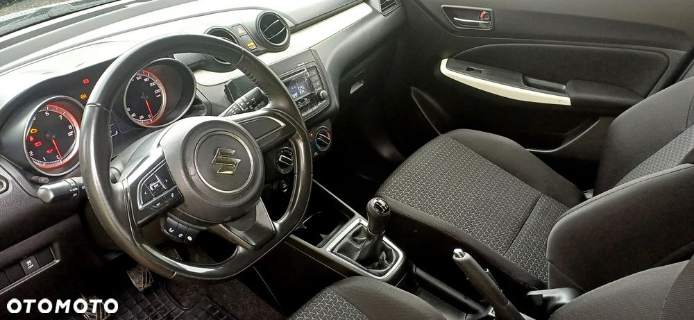 Suzuki Swift 1.2 Premium - 8