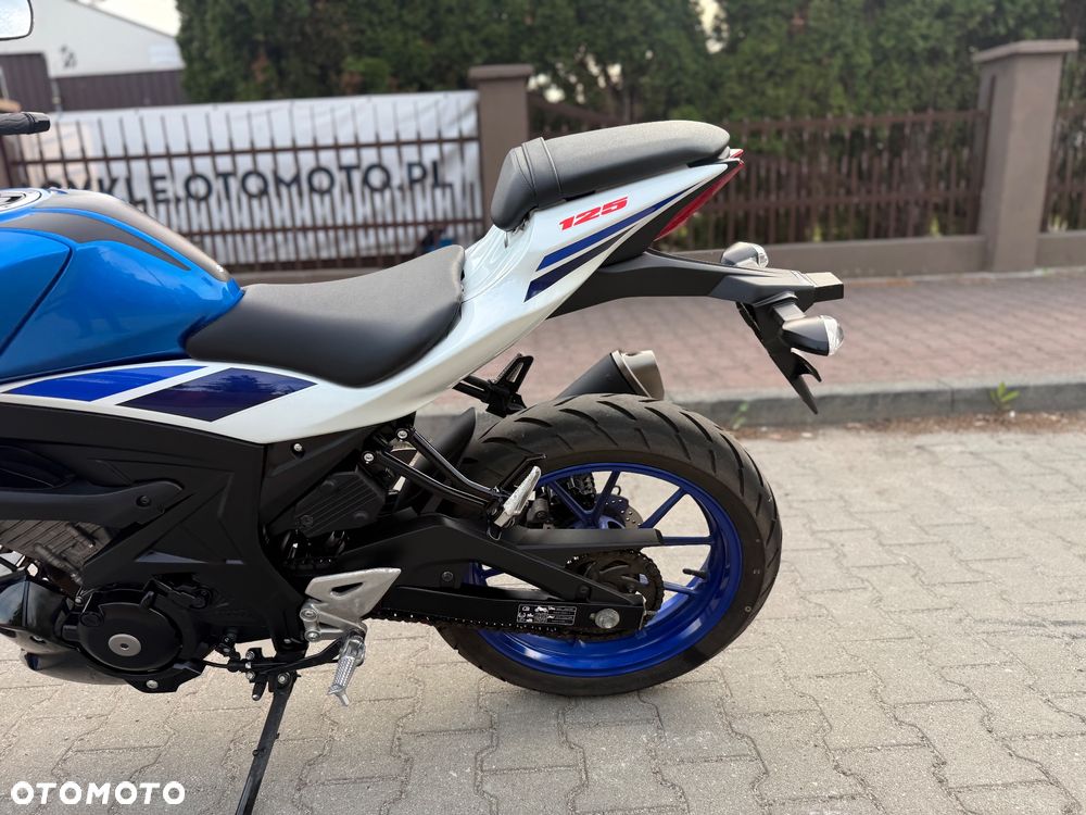 Suzuki GSX - 27