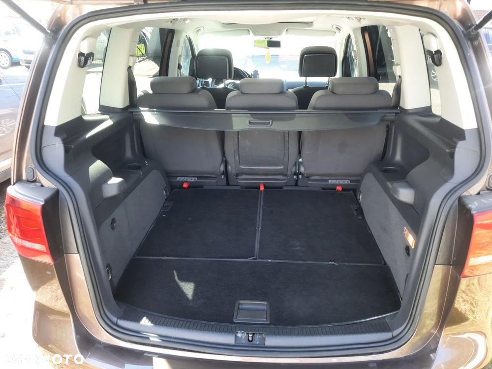 Volkswagen Touran 2.0 TDI DPF DSG Highline - 15