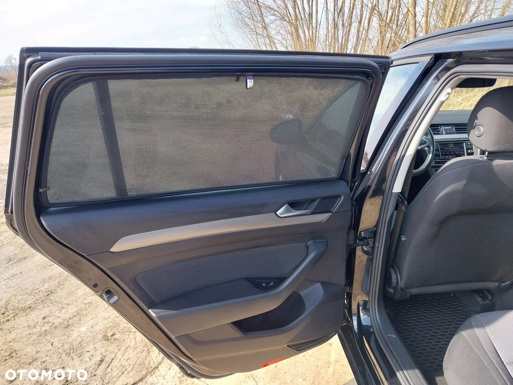 Volkswagen Passat 2.0 TDI EVO Elegance DSG - 8