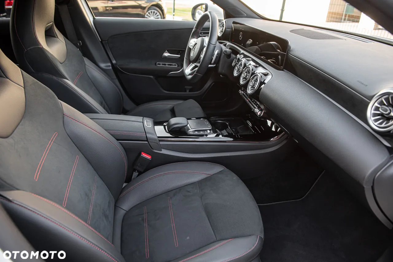 Mercedes-Benz Klasa A 180 7G-DCT AMG Line - 33