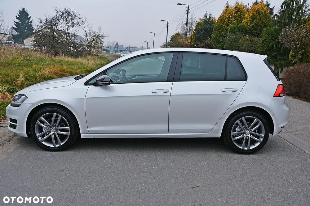 Volkswagen Golf - 22