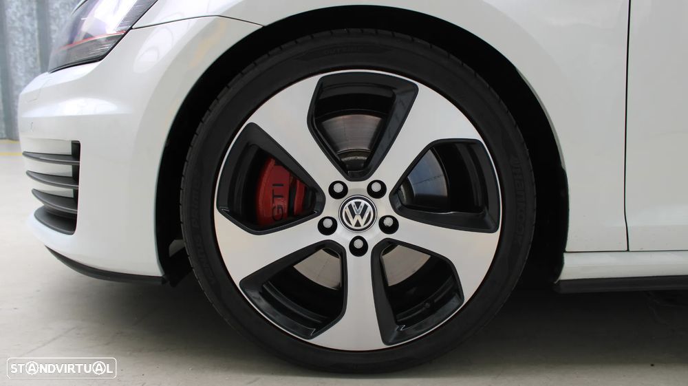 VW Golf GTI Performance BlueMotion - 26