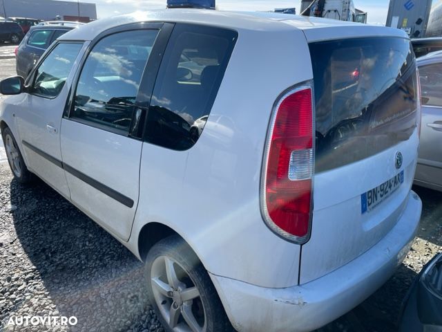 Dezmembrez Skoda Roomster 2012 motor 1.6 tdi CAY - 4