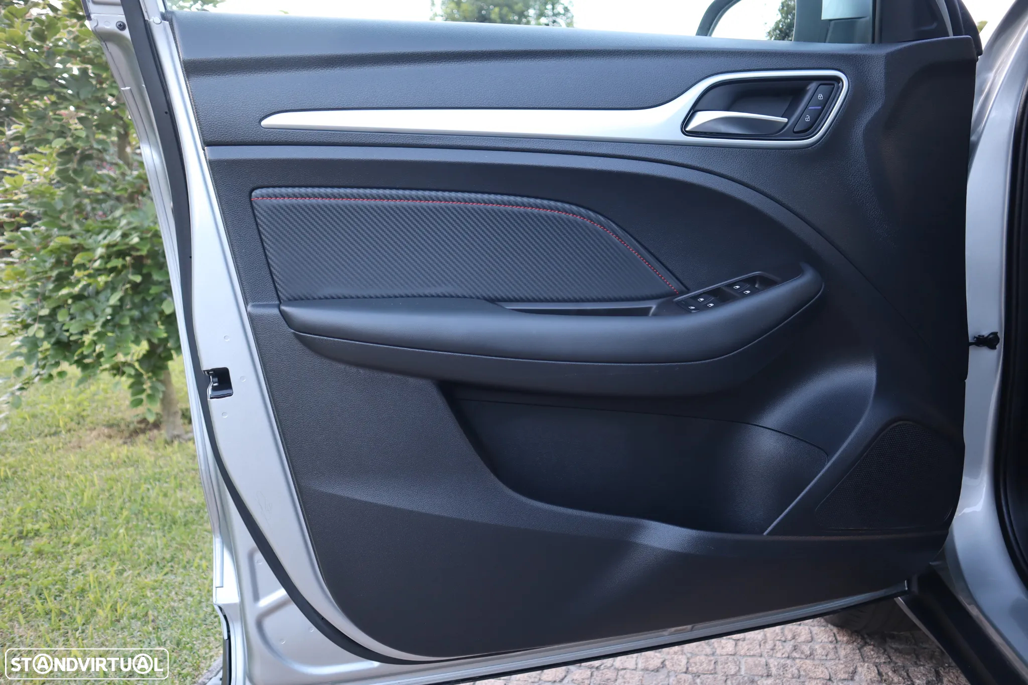 MG ZS EV 72.6 kWh Luxury - 15