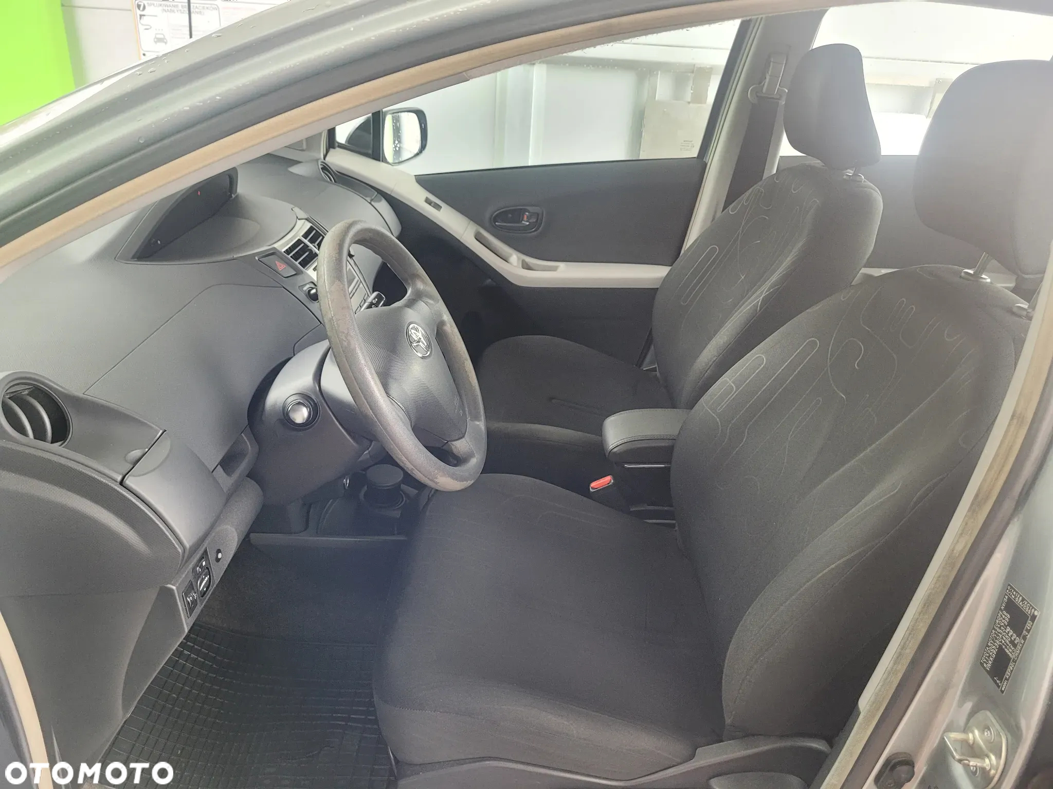 Toyota Yaris 1.0 Luna - 12
