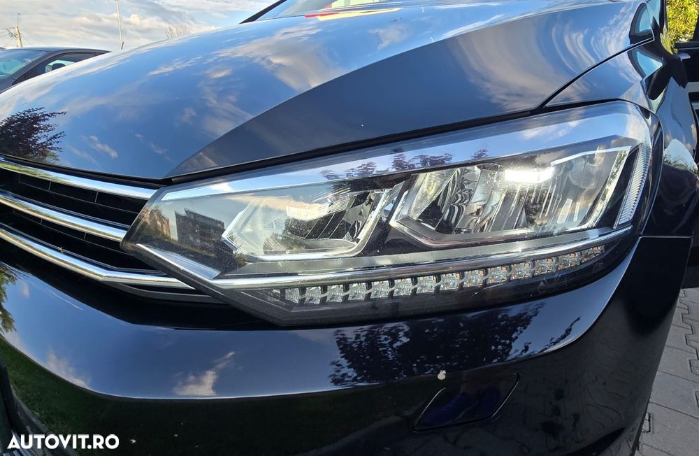Volkswagen Touran 2.0 TDI DSG Highline - 10