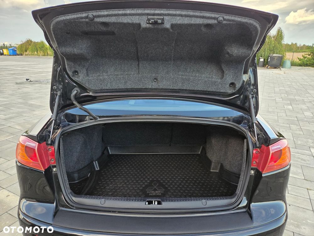 Mitsubishi Lancer 1.8 Invite - 18