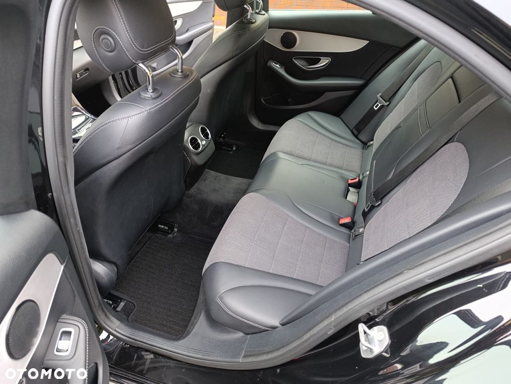 Mercedes-Benz Klasa C 220 d 9G-TRONIC - 17