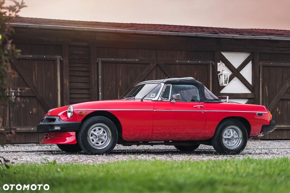MG MGB - 24