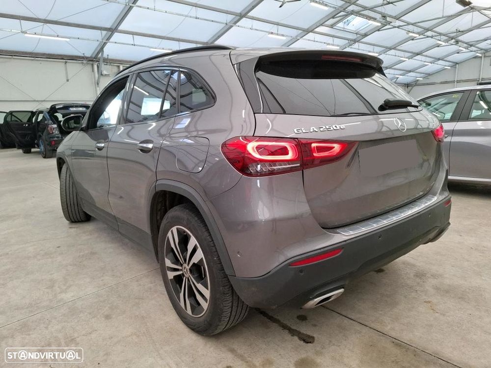 Mercedes-Benz GLA 250 - 2