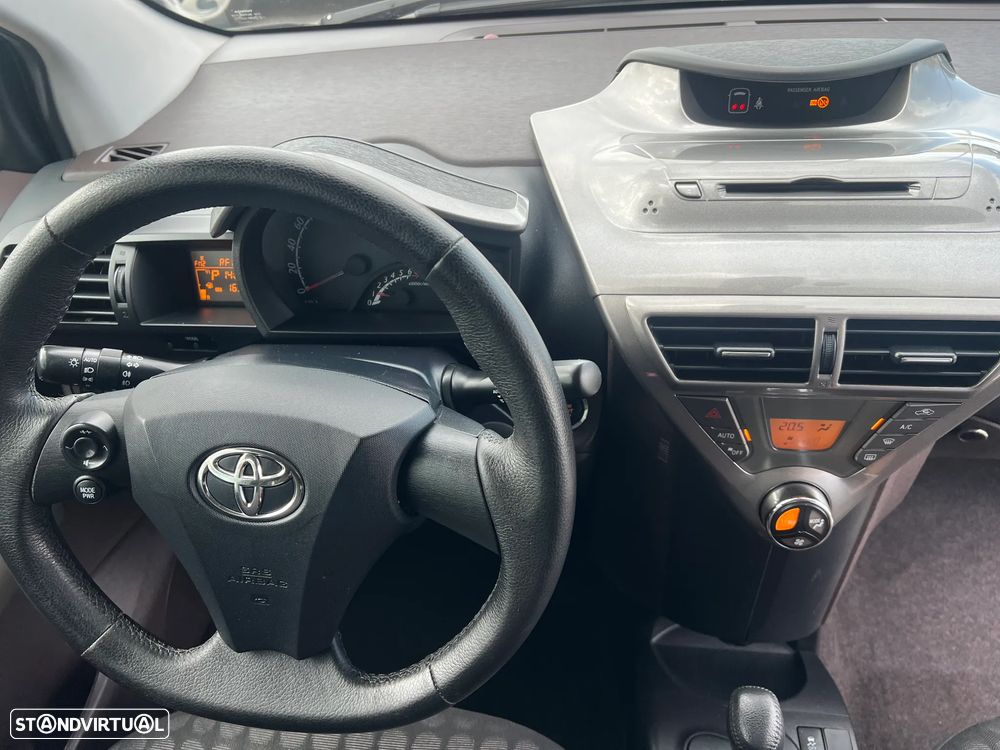 Toyota iQ 1.0 VVT-i 2 MultiDrive EP - 9