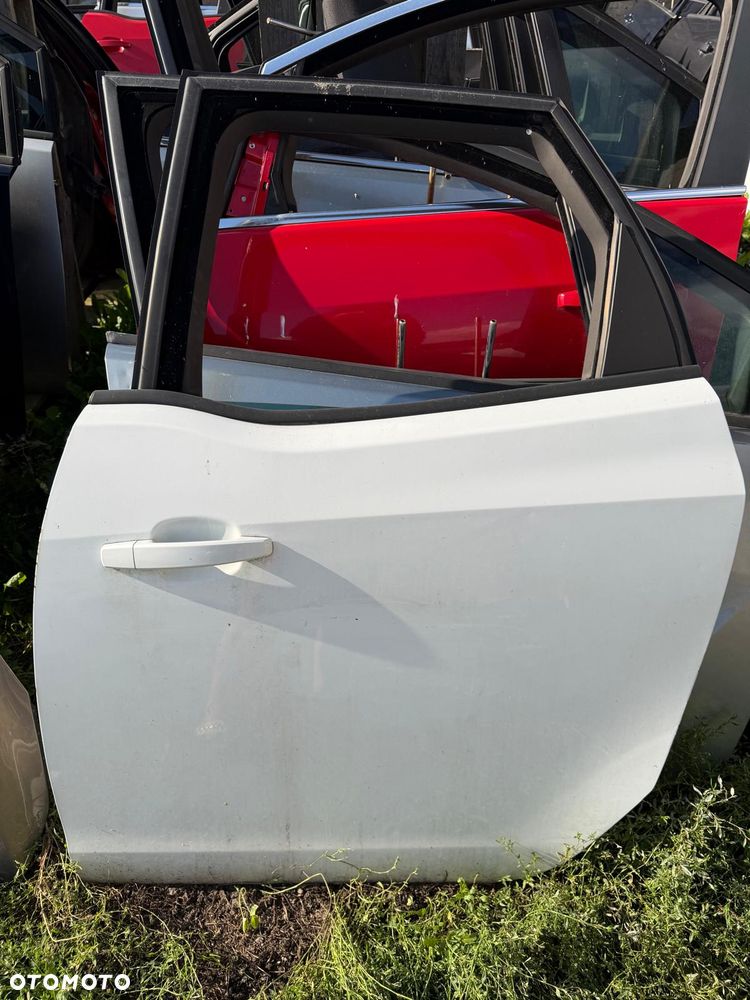 Drzwi lewe tylne lewy tył Opel Meriva B II Z40R