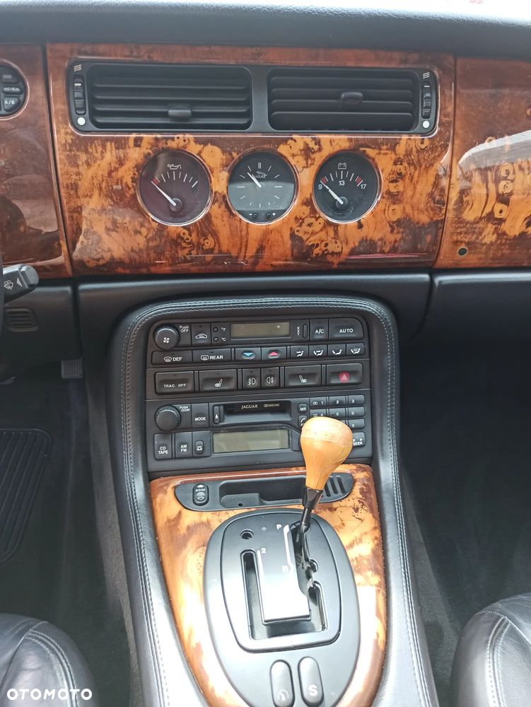 Jaguar XK8 4.0 - 8