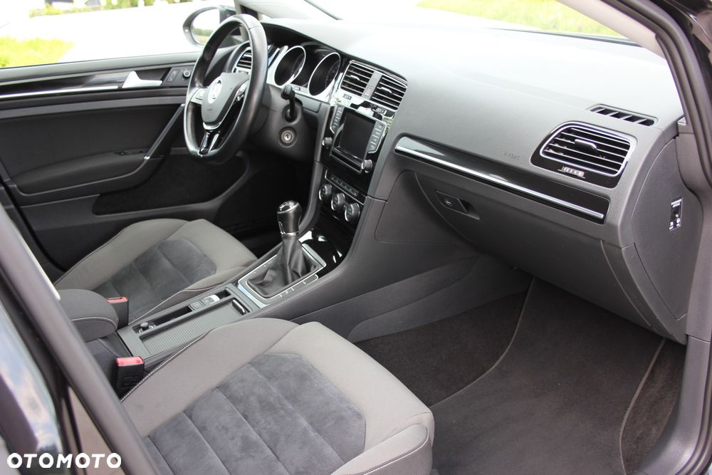 Volkswagen Golf - 14