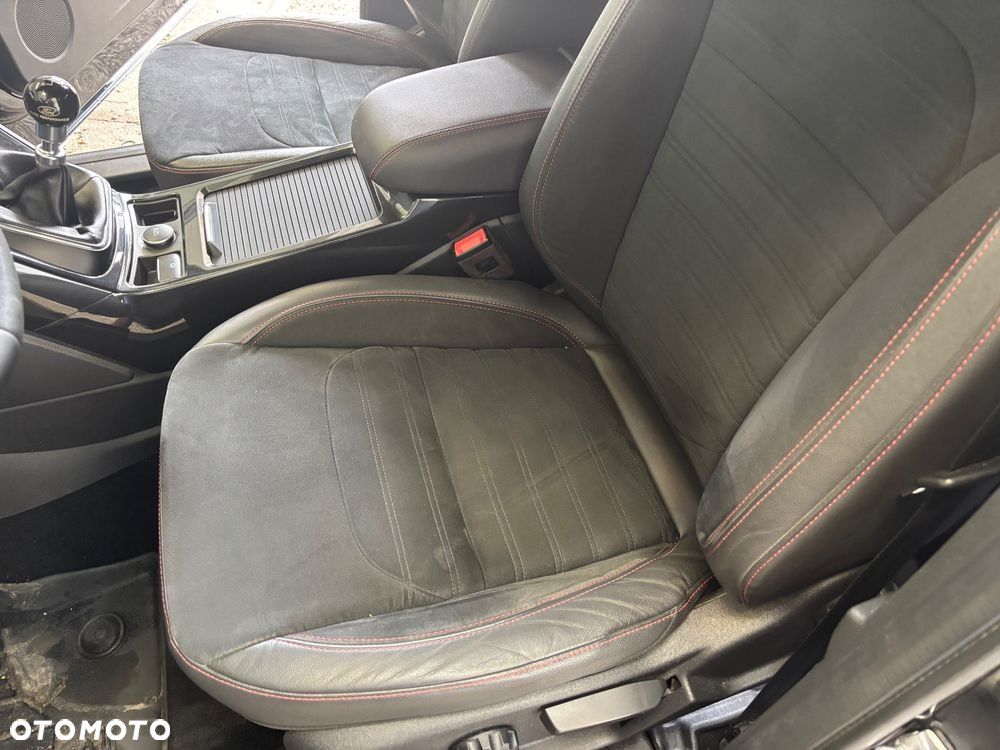 Ford Kuga 2.0 TDCi AWD ST-Line Black - 25