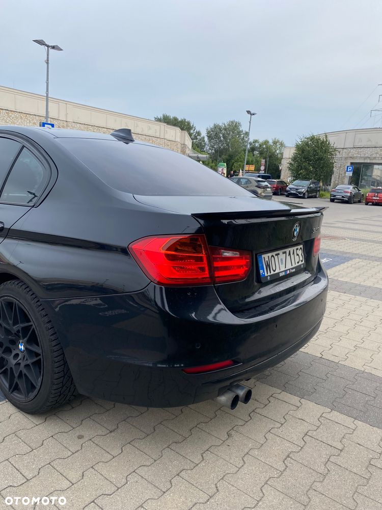 BMW Seria 3 328i - 5