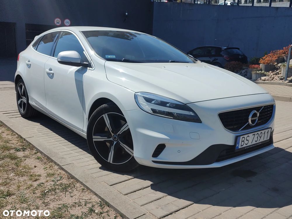 Volvo V40 D3 Drive-E R-Design Momentum - 2