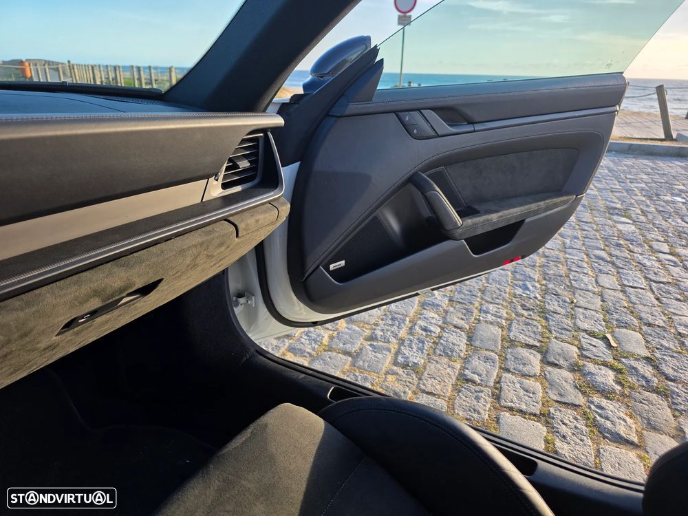 Porsche 911 (992) Carrera 4 GTS PDK - 18