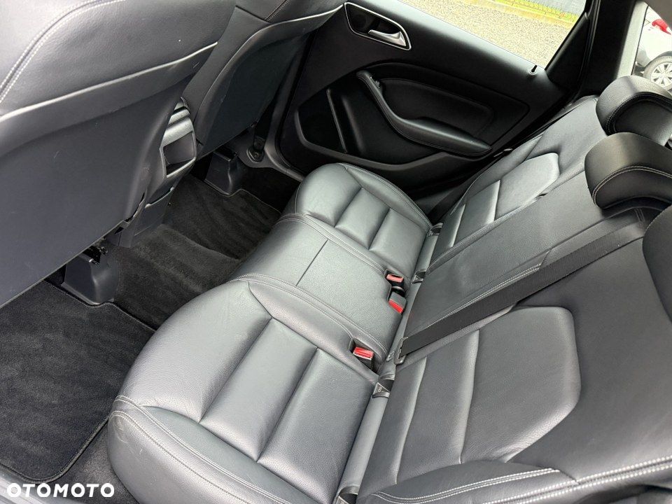 Mercedes-Benz Klasa B 180 (BlueEFFICIENCY) 7G-DCT - 37