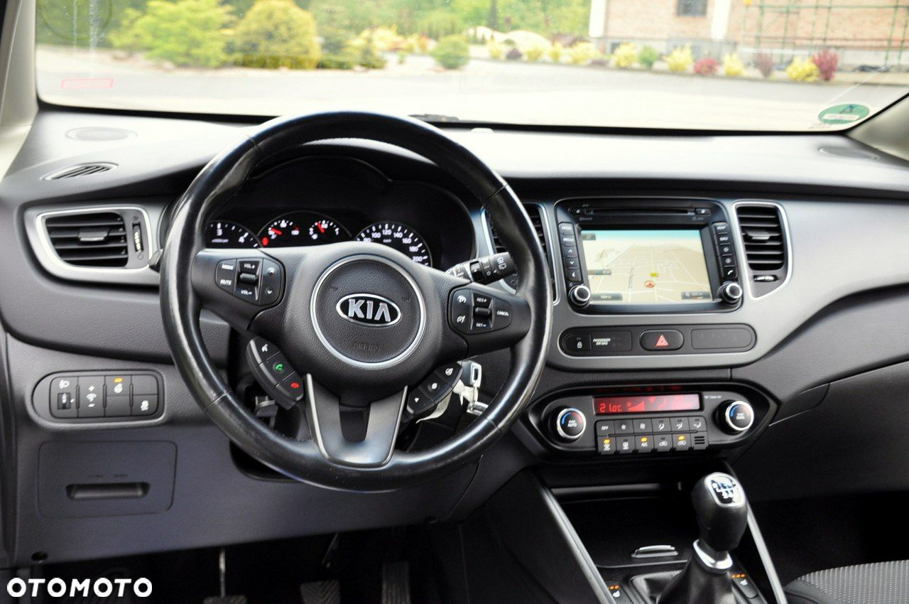Kia Carens - 30