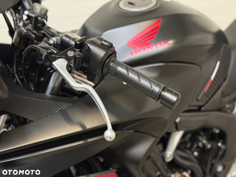 Honda CBR - 27