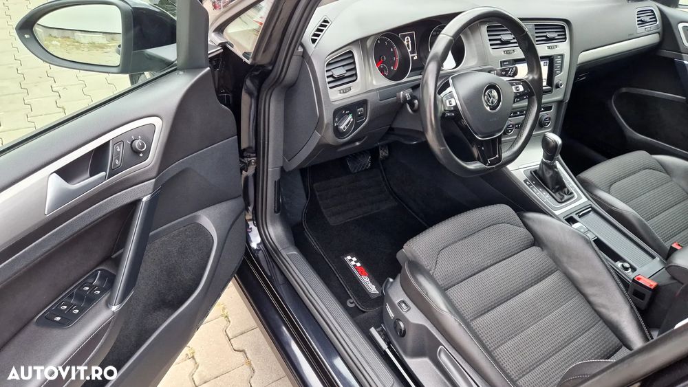 Volkswagen Golf - 20