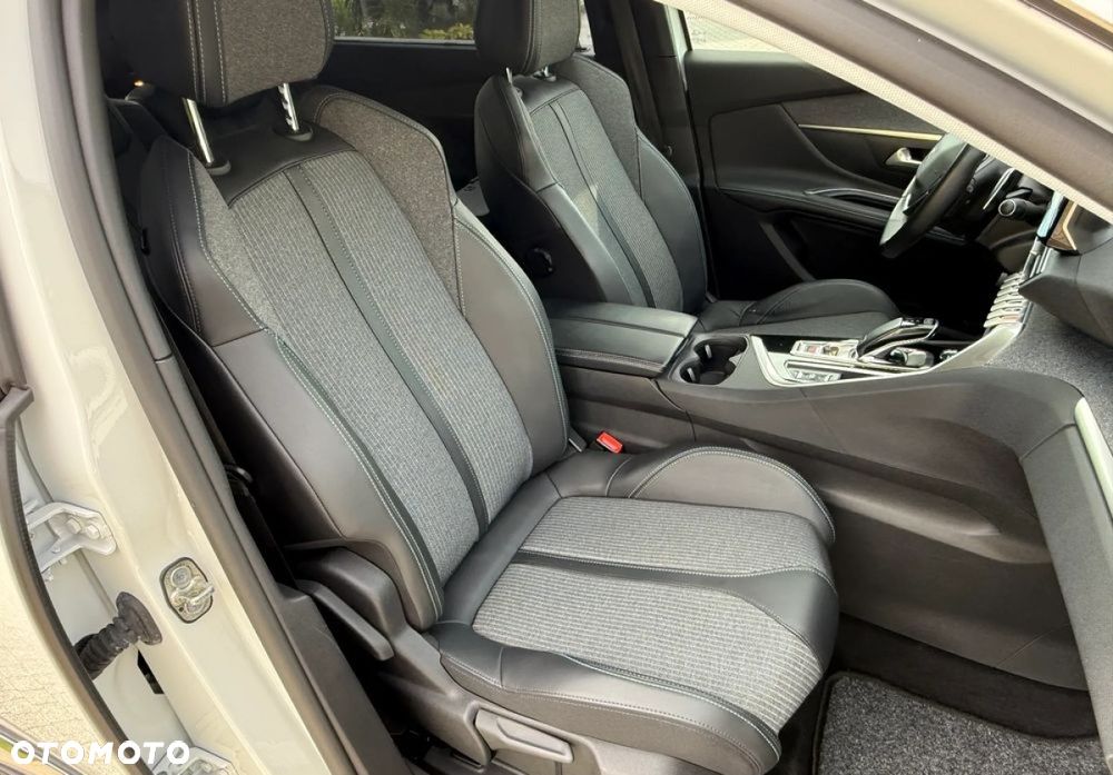 Peugeot 5008 BlueHDi 180 EAT8 Allure Pack - 26