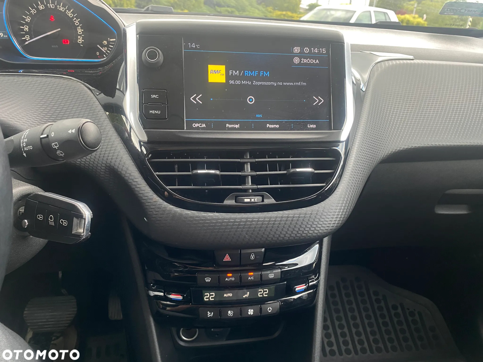 Peugeot 2008 1.2 Pure Tech Allure S&S EAT6 - 22