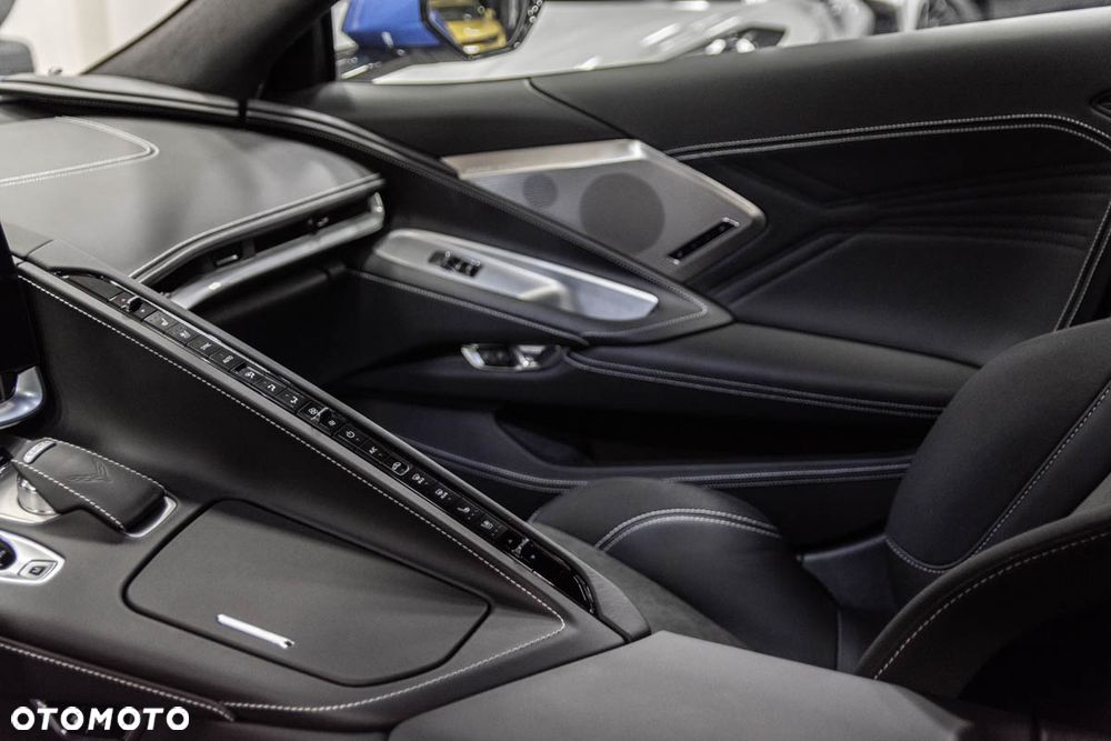 Chevrolet Corvette - 27