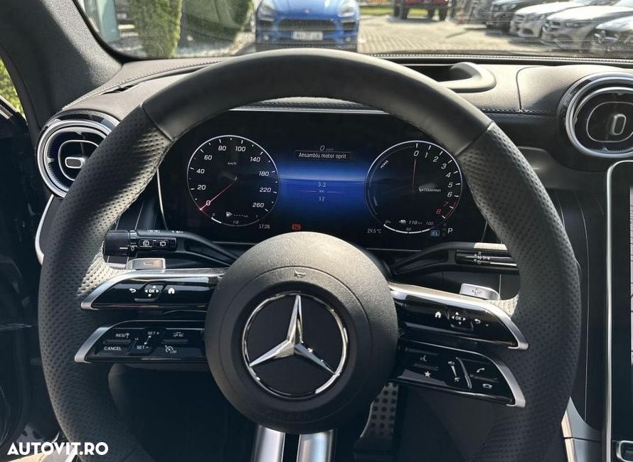 Mercedes-Benz GLC 300 e 4Matic 9G-TRONIC AMG Line Advanced - 24